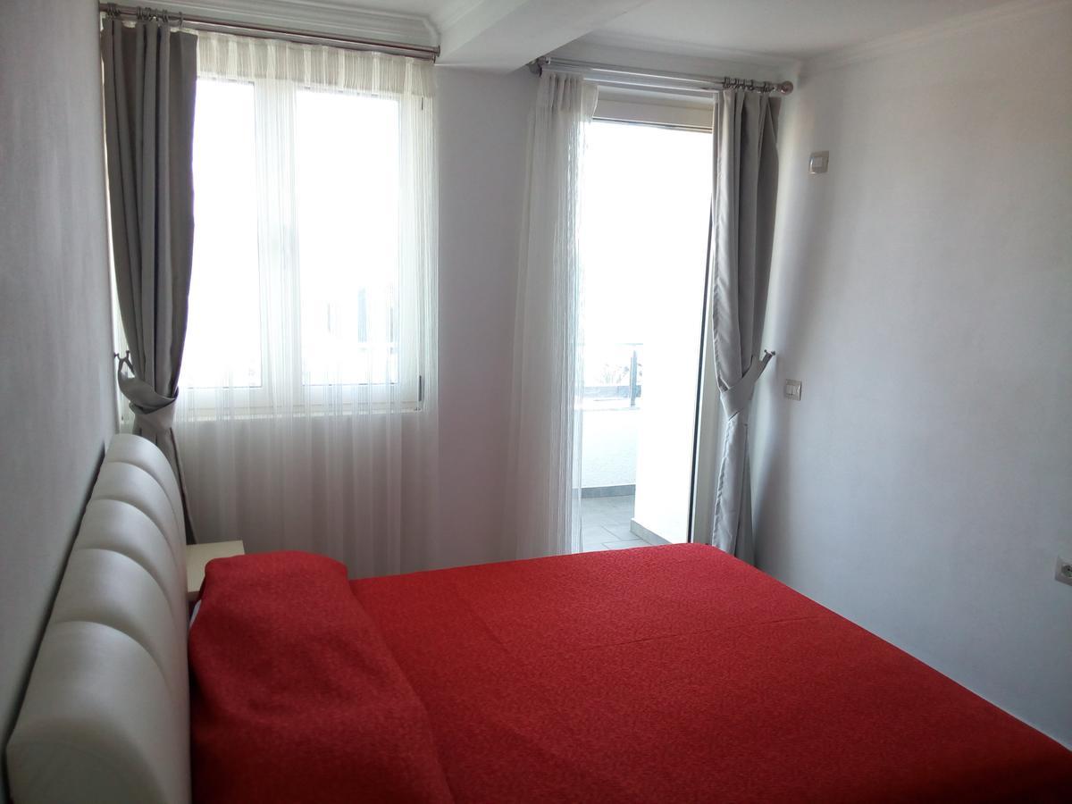 Delfin Apartments ساراندا المظهر الخارجي الصورة